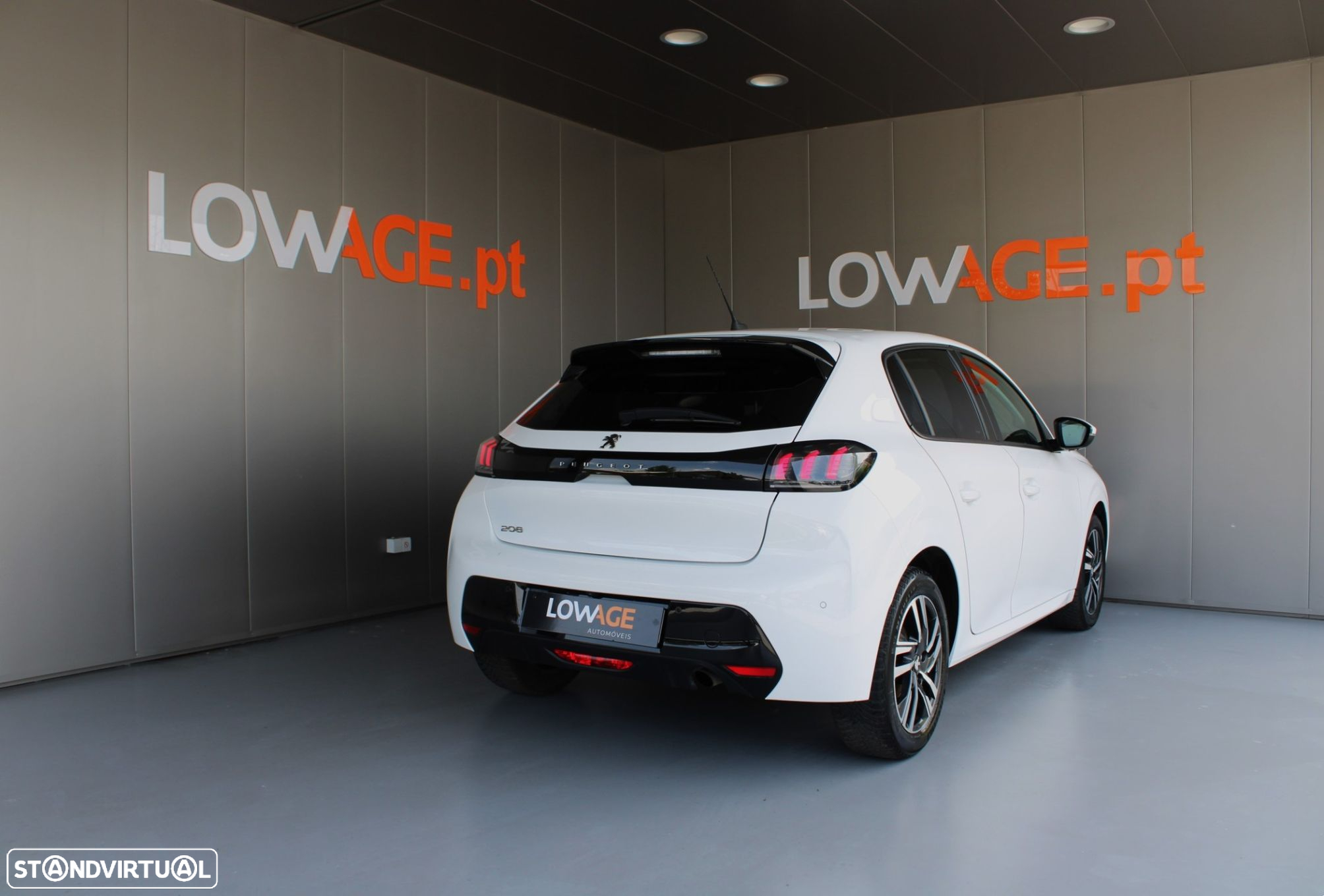 Peugeot 208 1.2 PureTech Allure EAT8 - 29