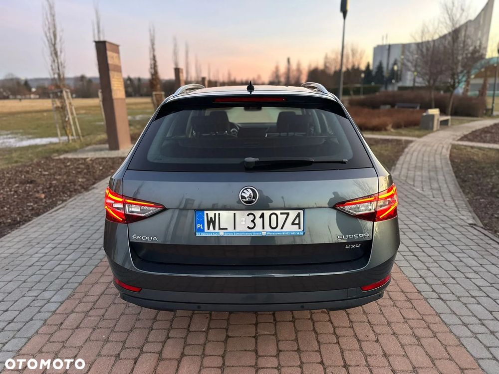Skoda Superb 2.0 TDI 4x4 Style DSG - 6