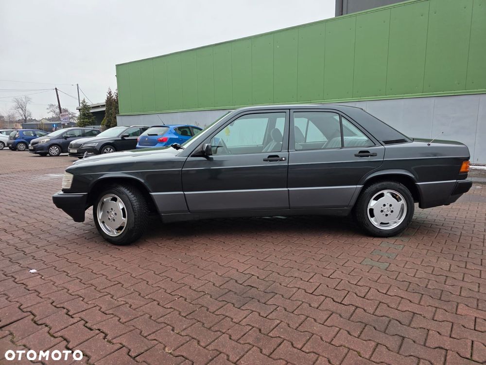 Mercedes-Benz W201 (190) - 2
