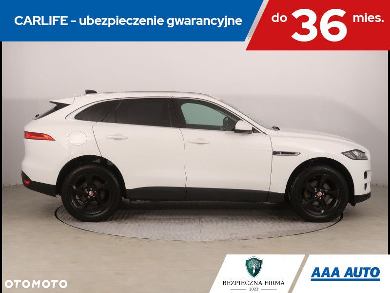 Jaguar F-Pace - 7
