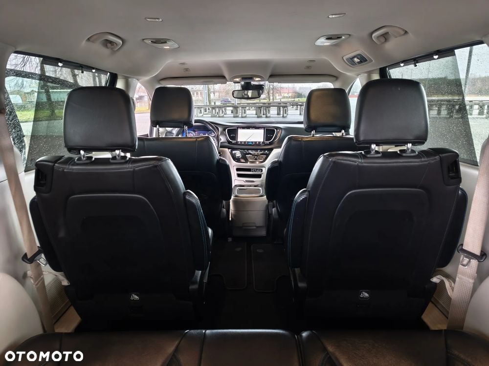 Chrysler Pacifica - 23