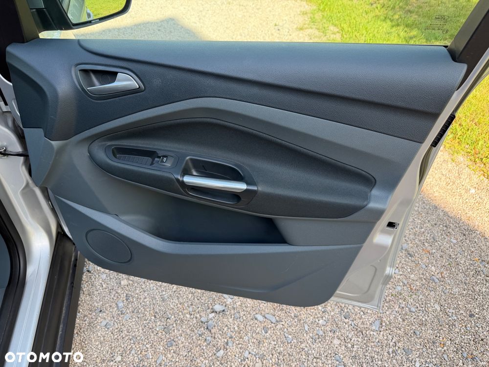 Ford Grand C-MAX - 23
