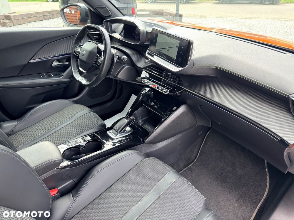 Peugeot 2008 BlueHDi 130 EAT8 GT - 21