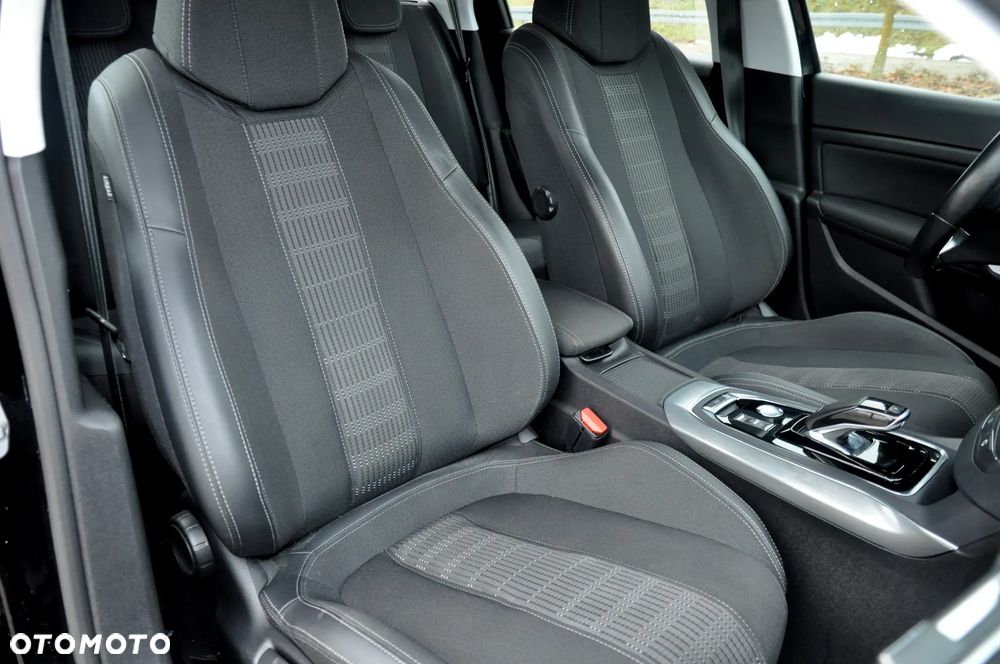 Peugeot 308 BlueHDi 130 EAT8 Black Edition - 34