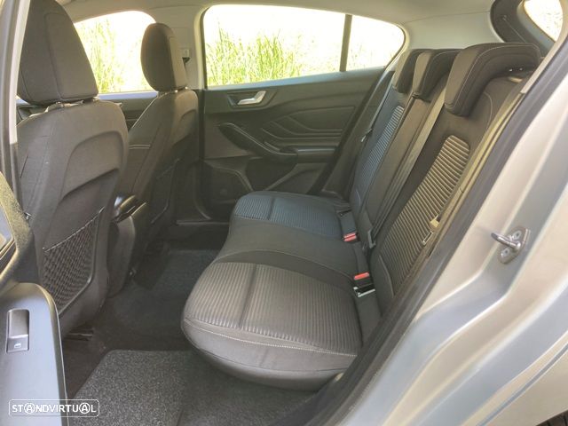 Ford Focus 1.5 TDCi ECOBlue Connected - 27