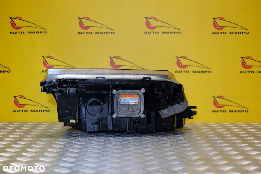 VOLVO FH II 2012- REFLEKTOR LAMPA PRZÓD XENON R EU - 5