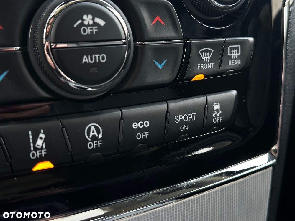 Jeep Grand Cherokee 3.0 CRD Summit - 28