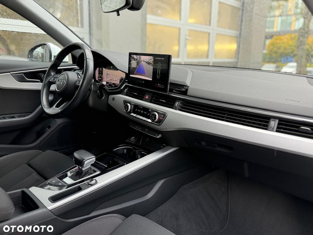 Audi A4 Limousine - 10