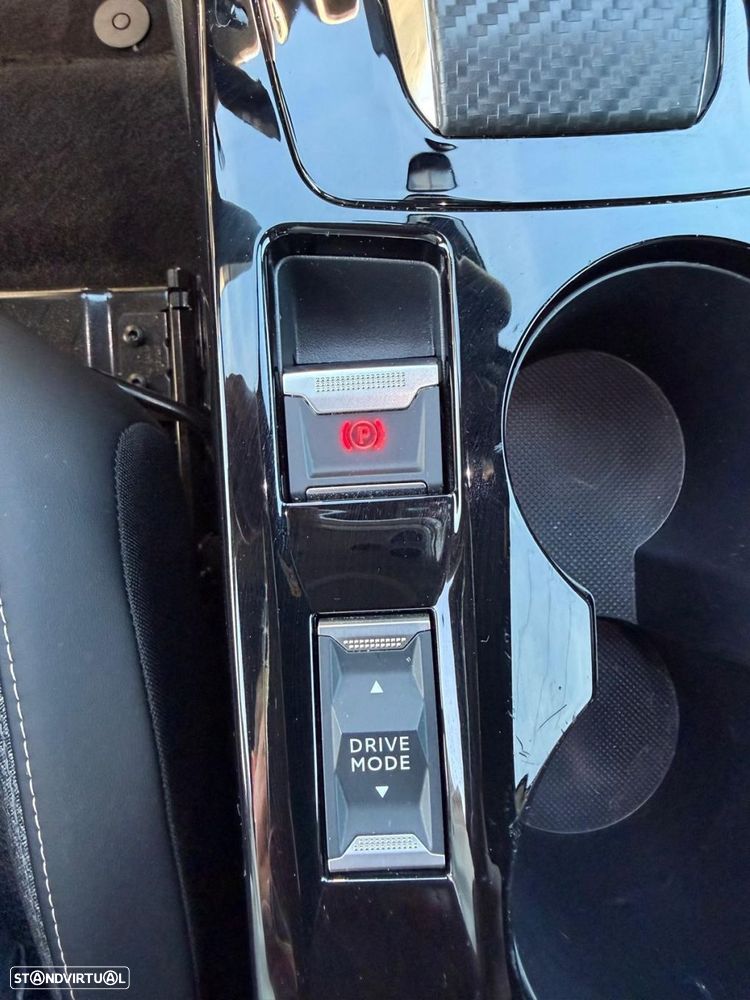 Peugeot 2008 1.2 Hybrid Allure e-DCS6 - 22