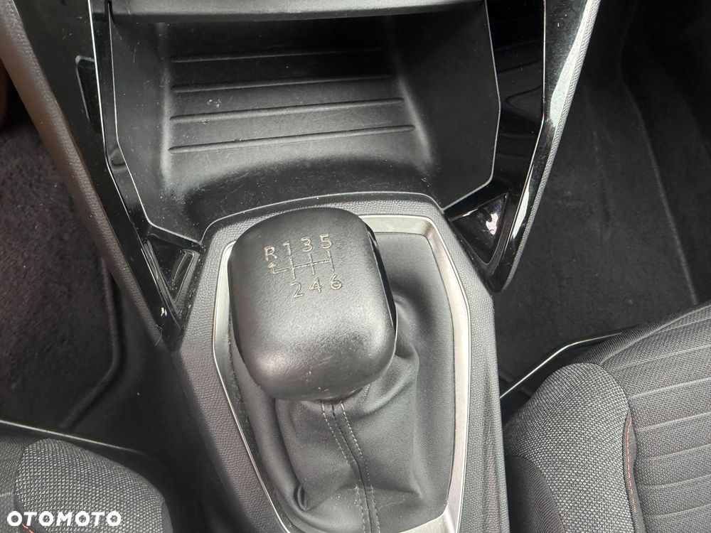 Peugeot 2008 Benzin 100 Style - 21