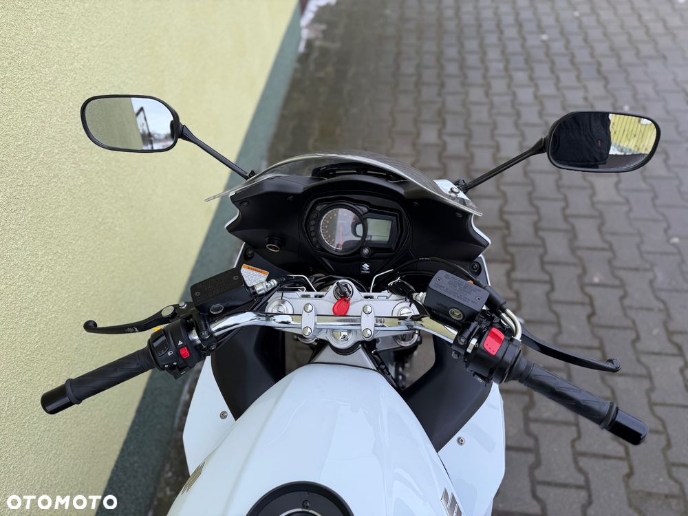Suzuki GSX - 19