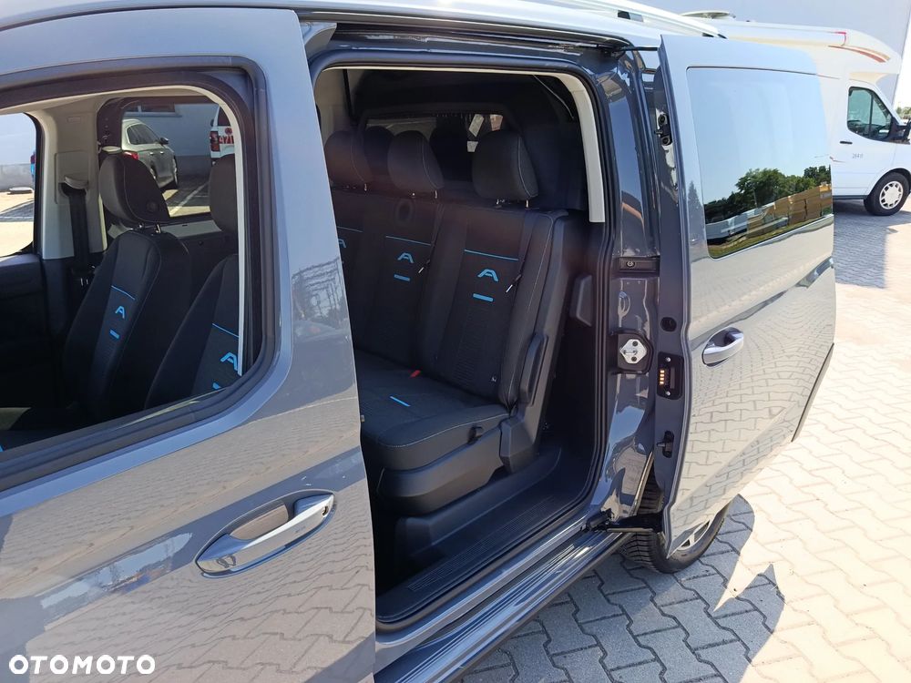 Ford Transit Connect - 9