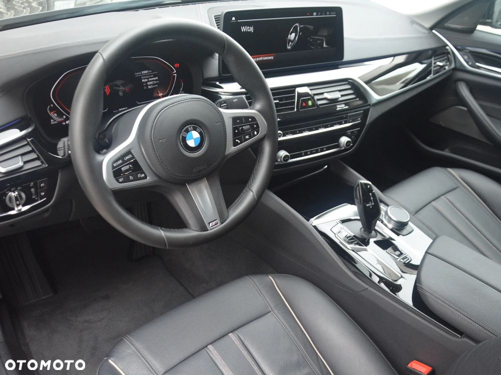 BMW Seria 5 530d xDrive Luxury Line - 9