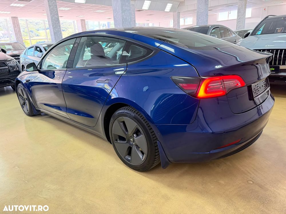 Tesla Model 3 - 11