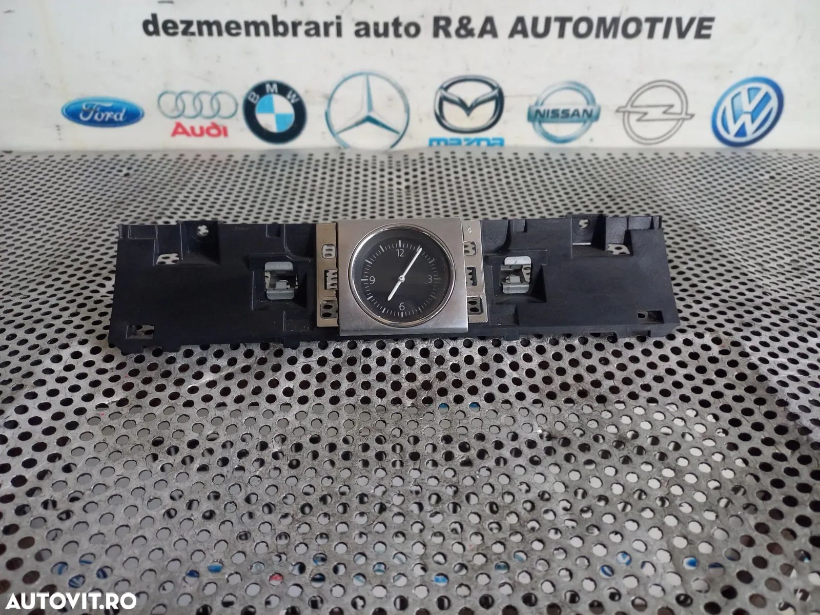 Ceas Central Bord Vw Passat B7 An 2011-2012-2013-2014-2015 Motor 1.6 Tdi CAY Cutie MYB LUB 3AAA - D - 1