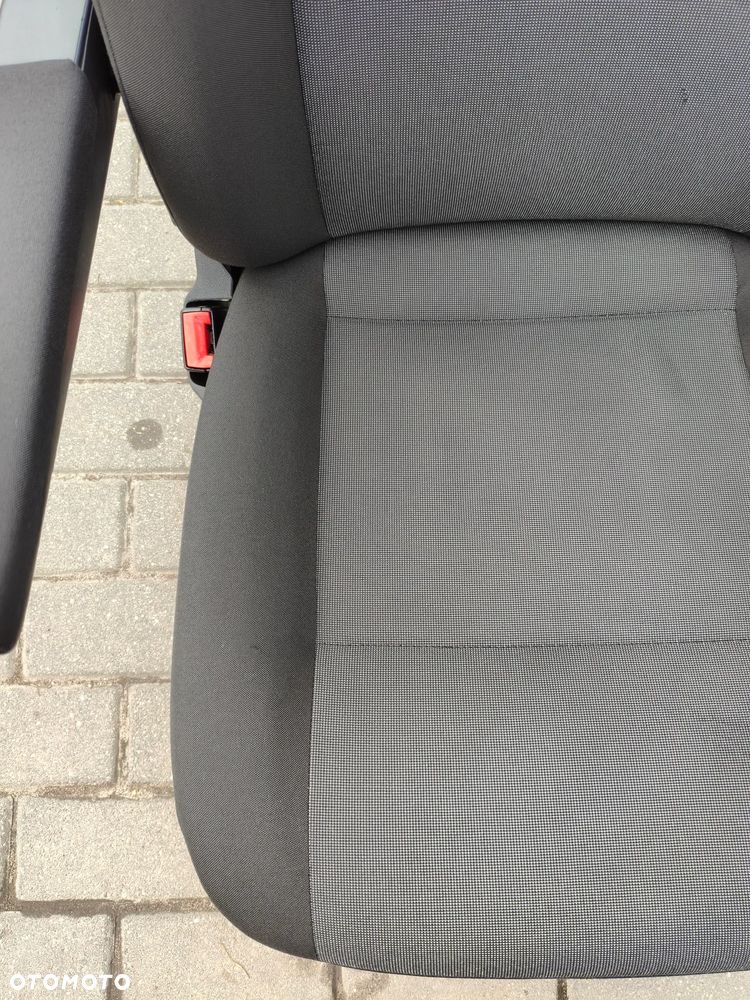 Fotel kierowcy VW T6 Austin podłokietnik - 9