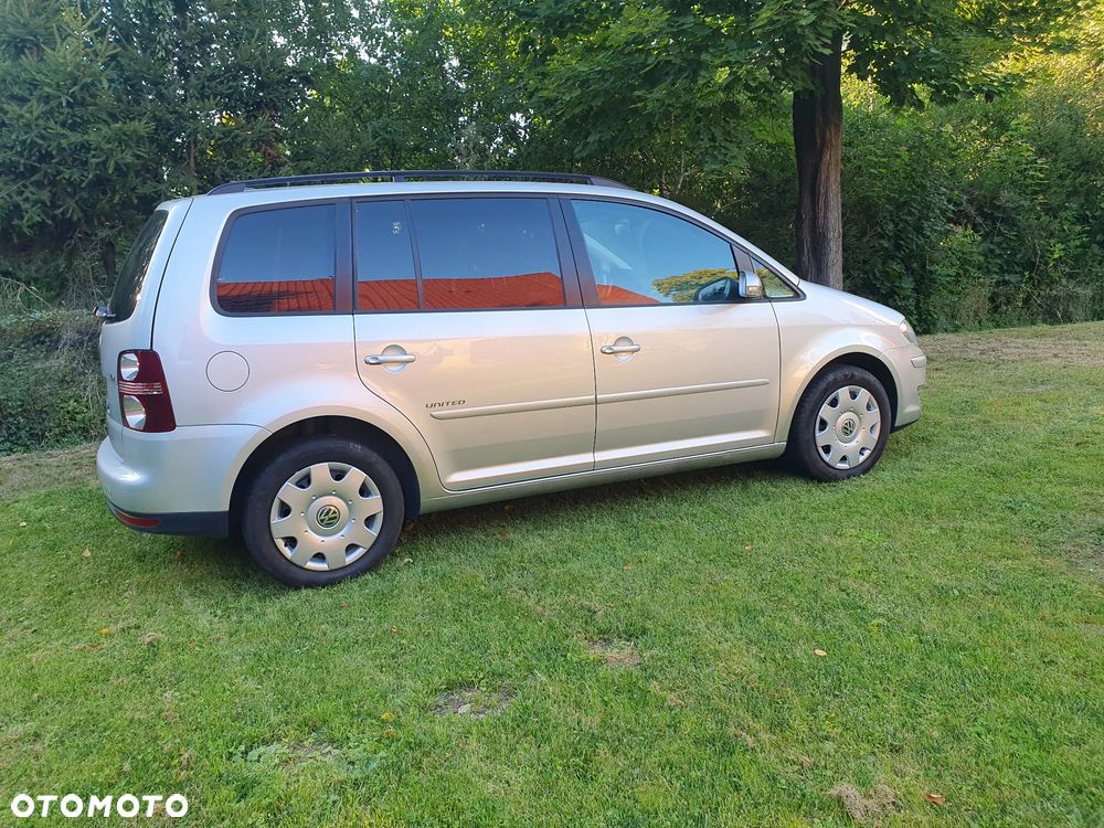 Volkswagen Touran 1.9 TDI DPF Blue Motion United - 4