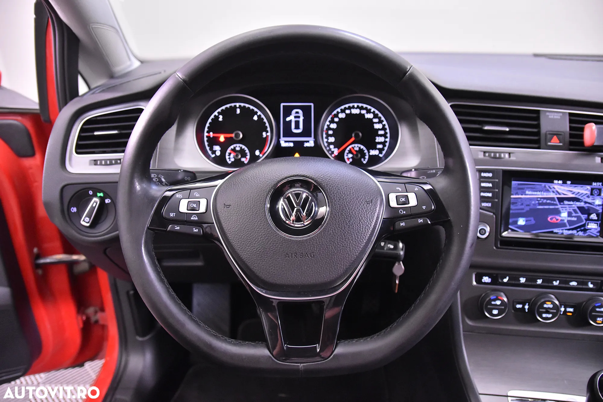 Volkswagen Golf - 16