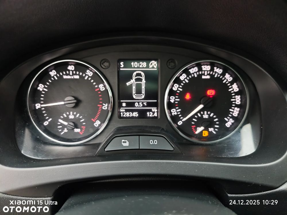 Skoda RAPID 1.2 TSI Elegance Green tec - 17