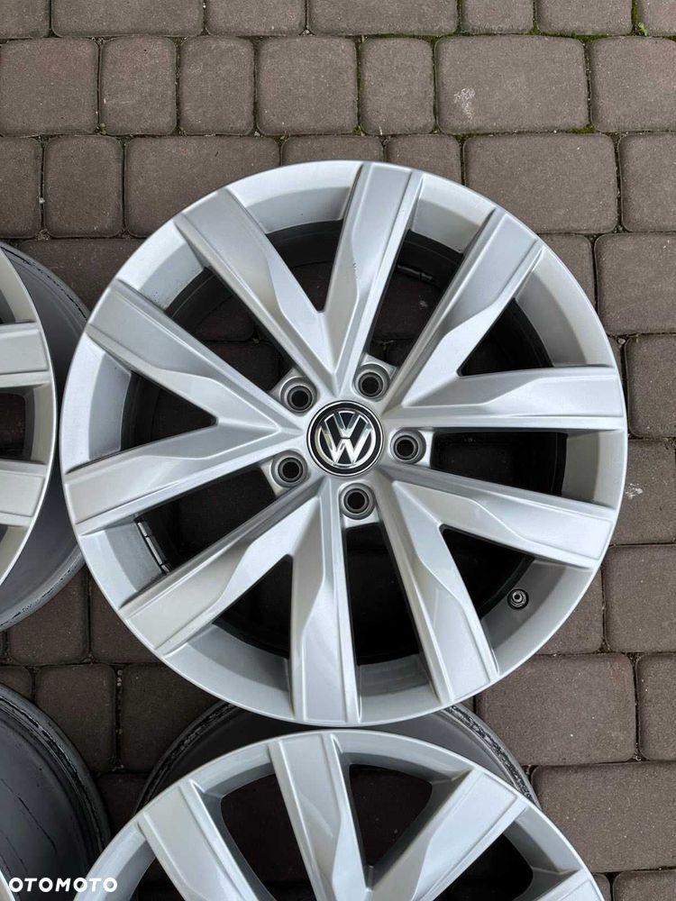 Oryginalne alufelgi VW 5x112 17 cali Czujniki Passat B8 Golf Touran - 7