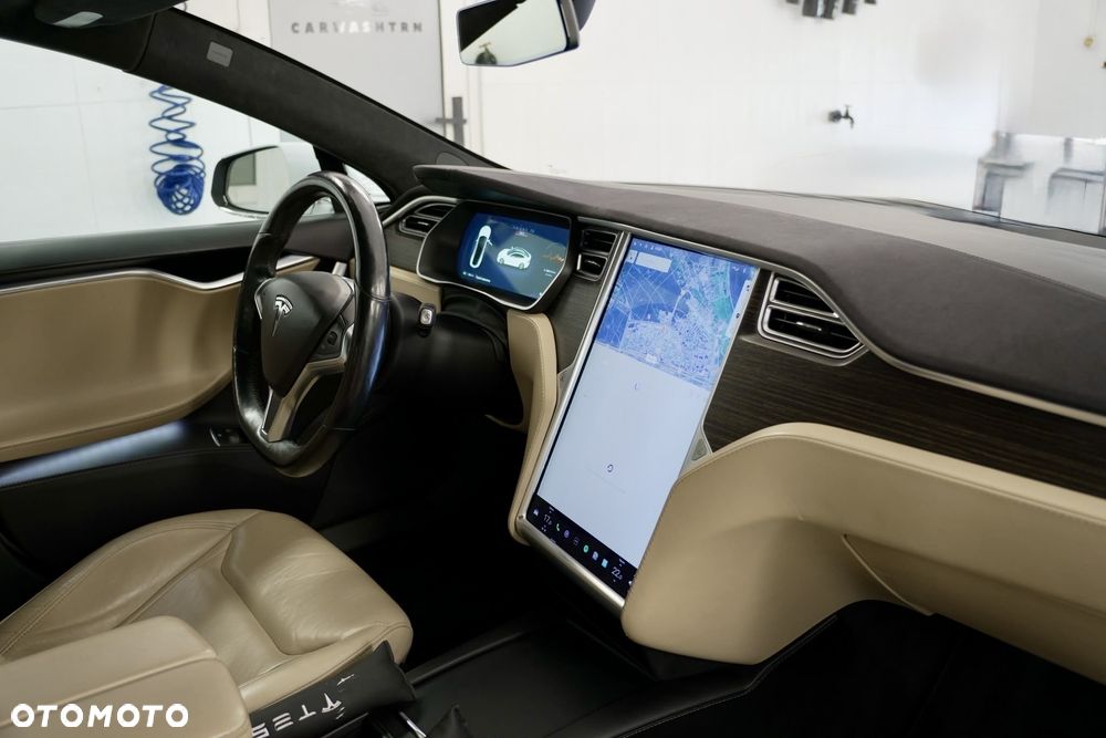 Tesla Model S Performance - 17