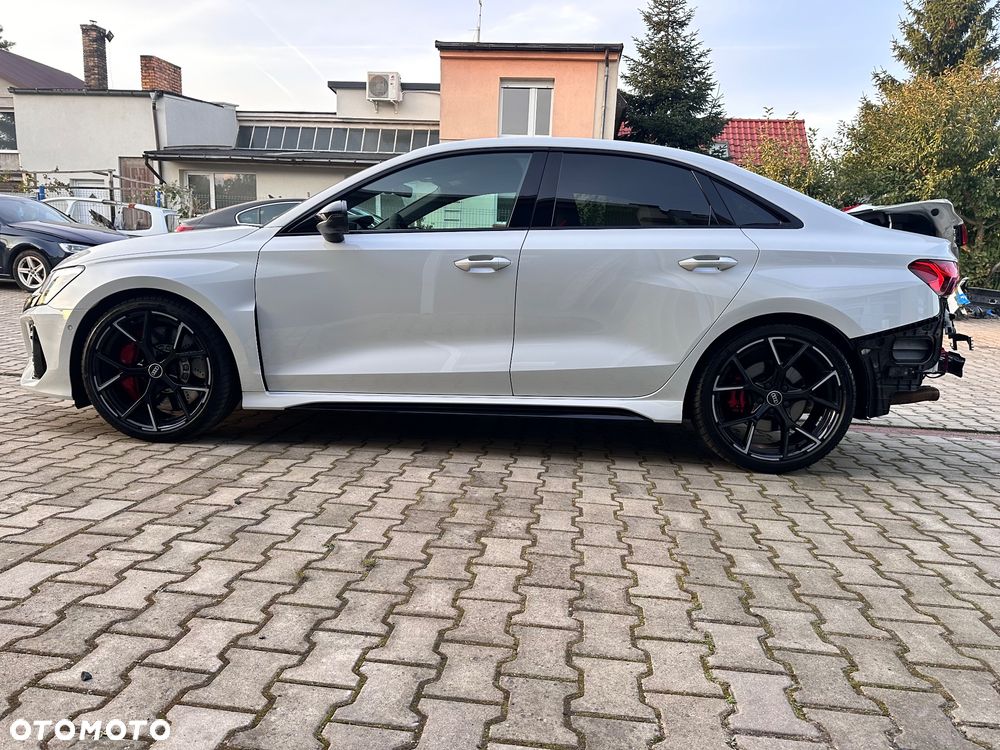 Audi RS3 Limousine - 10