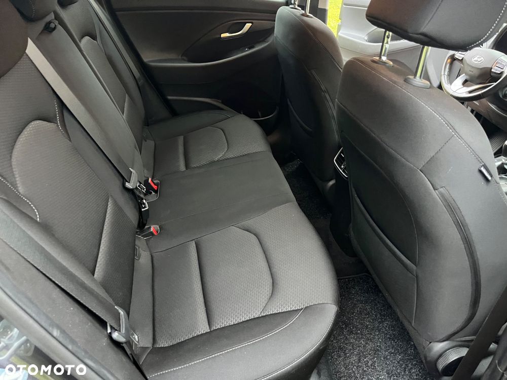 Hyundai i30 1.6 CRDI 48V-Hybrid Trend - 17