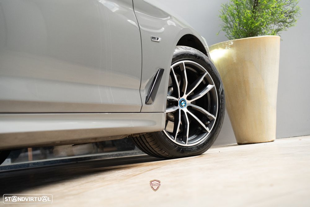 BMW 530 e Pack M - 8