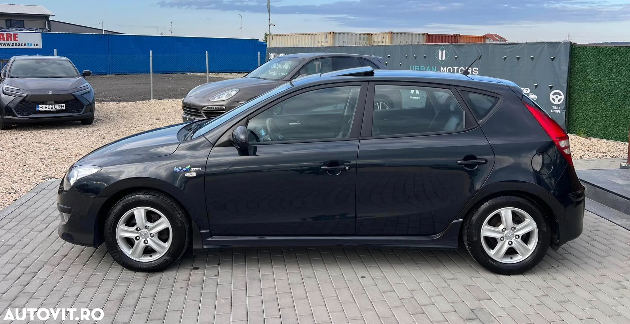 Hyundai i30 1.6 CRDi CLASSIC - 18