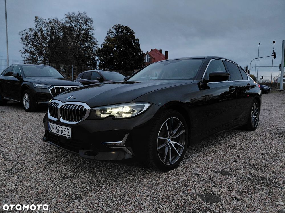 BMW Seria 3 320d xDrive Luxury Line sport - 23