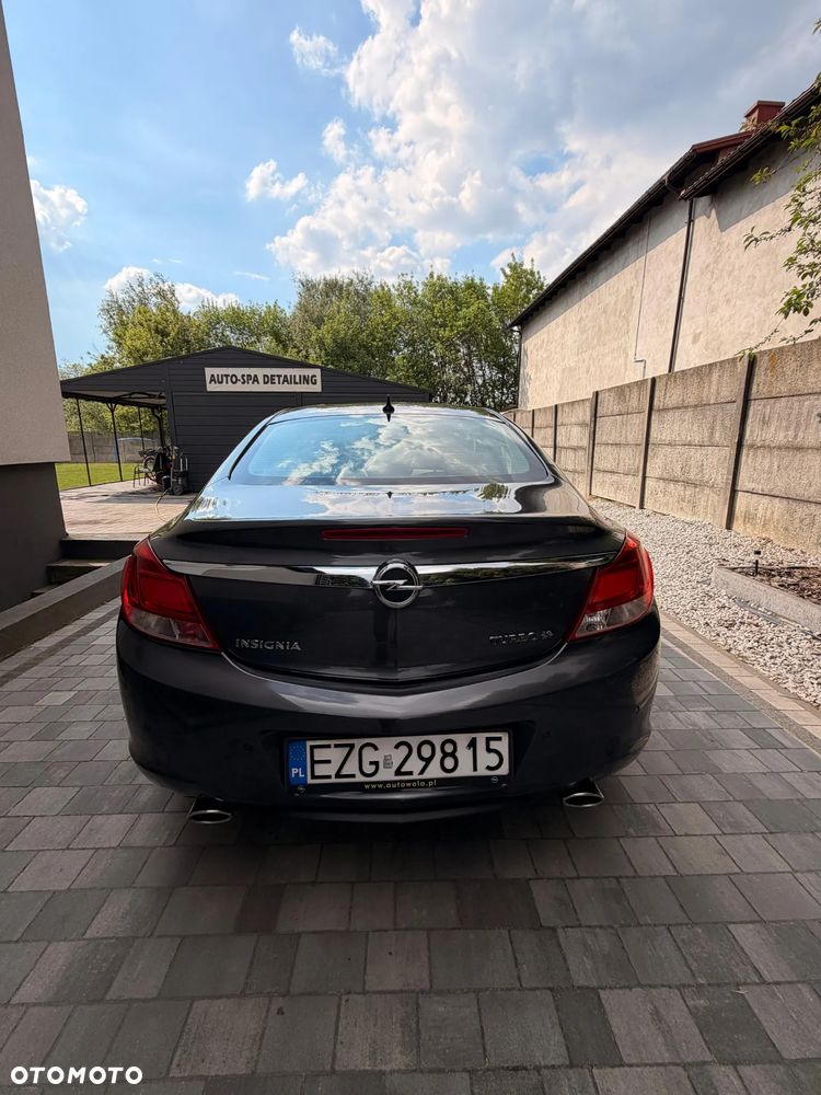 Opel Insignia 2.0 T Cosmo 4x4 - 3