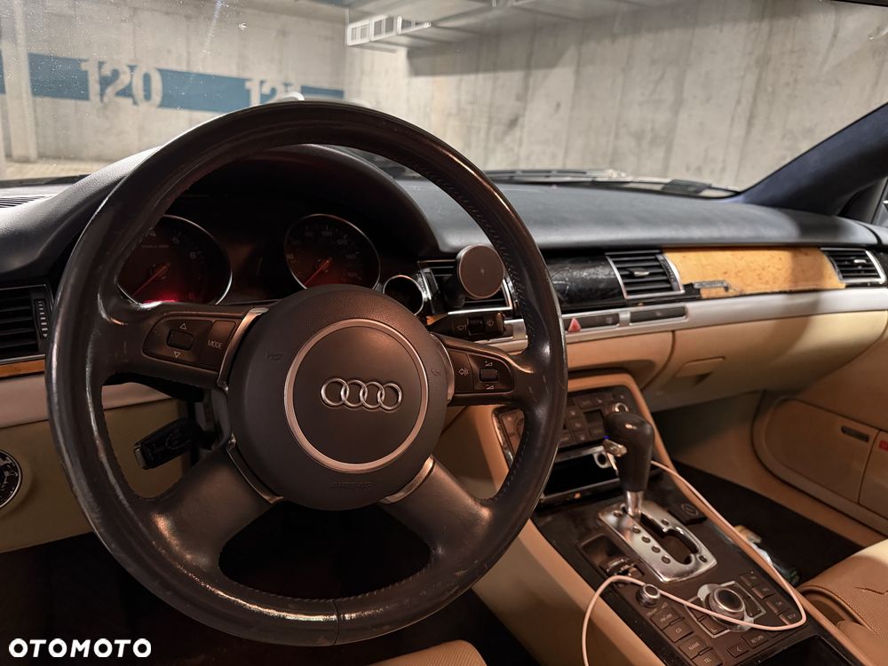 Audi A8 - 7