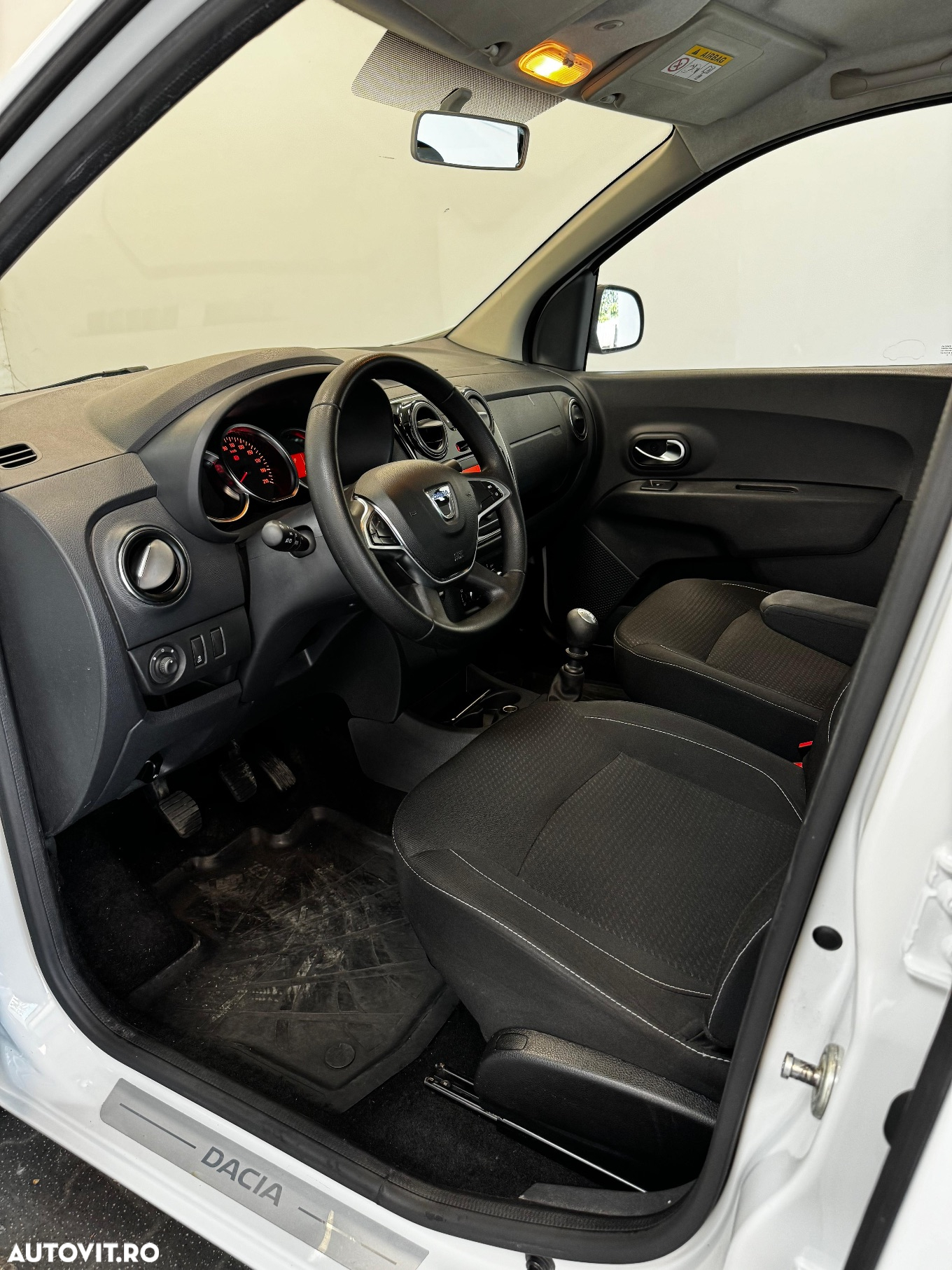 Dacia Lodgy 1.5 Blue dCi Laureate - 15