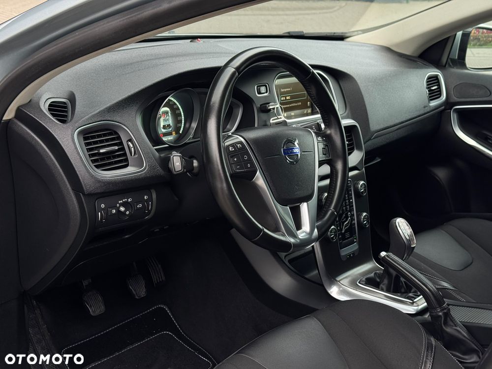 Volvo V40 D3 Summum - 20