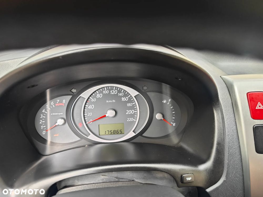 Hyundai Tucson 2.0 Comfort 2WD - 17