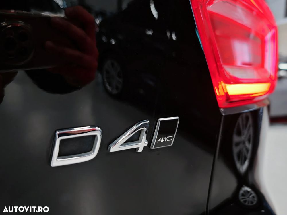 Volvo XC 40 D4 AWD Momentum - 28