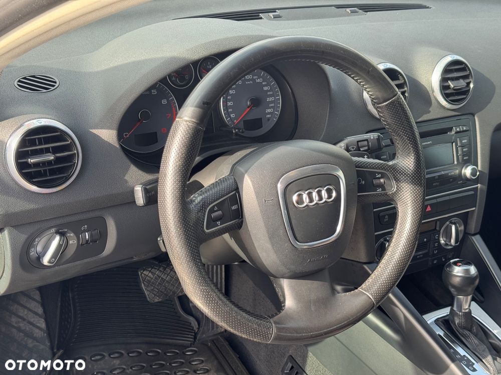 Audi A3 Sportback 1.4 TFSI S tronic Ambiente - 11