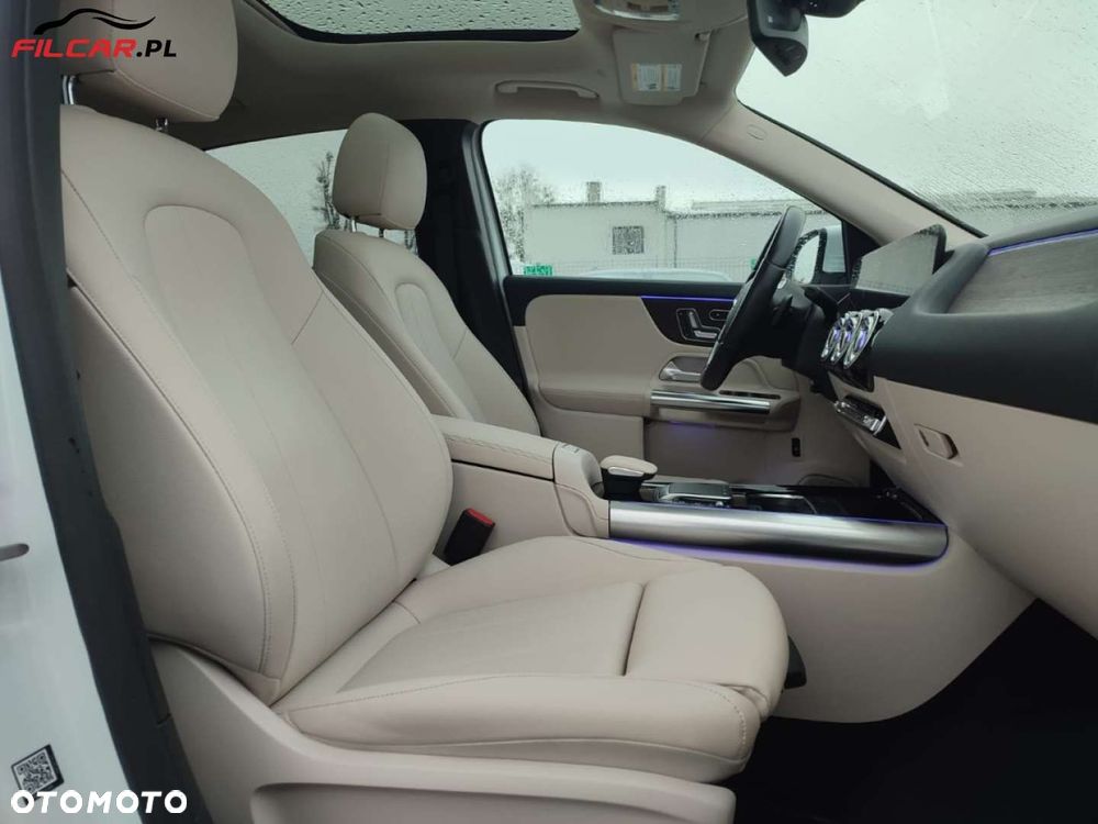 Mercedes-Benz GLA - 23