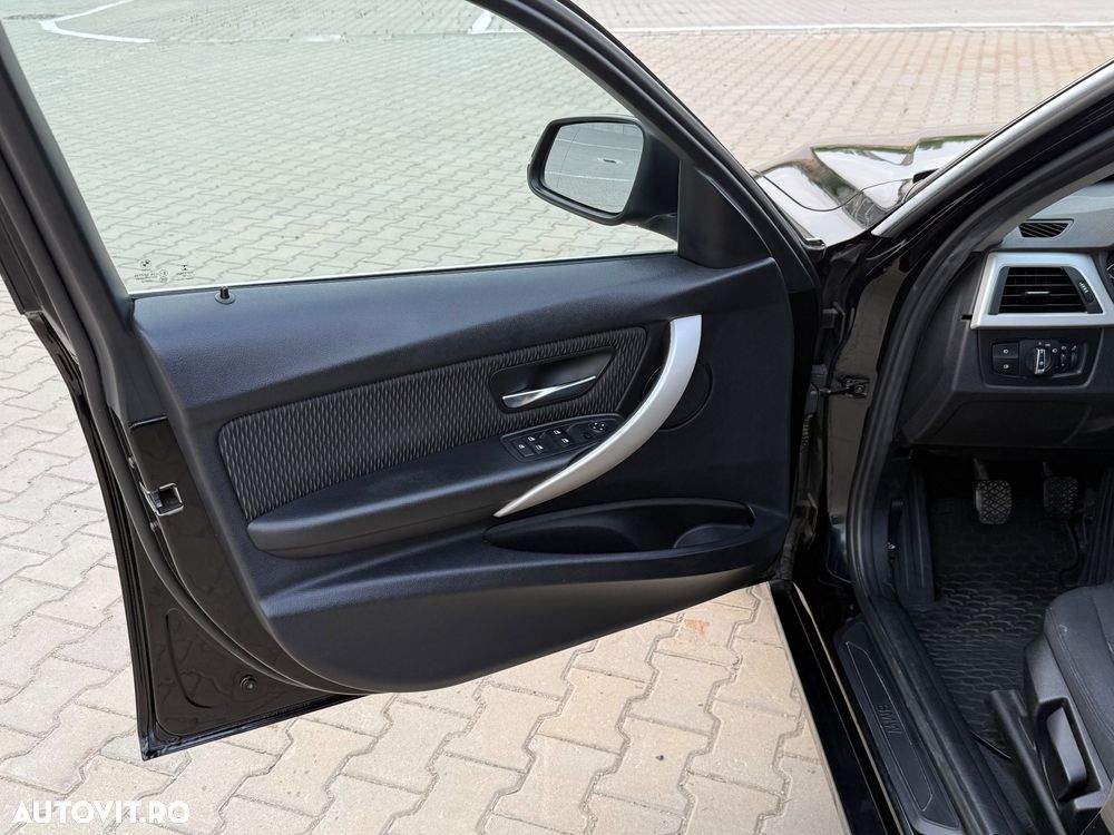 BMW Seria 3 320d - 12