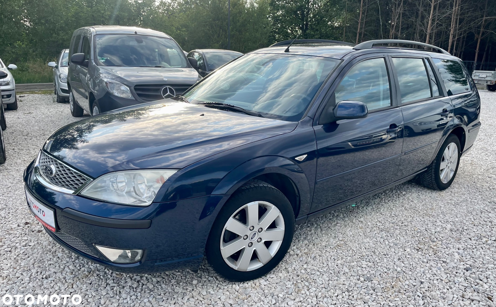 Ford Mondeo 1.8 Ghia - 12