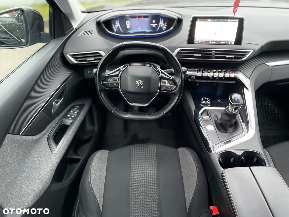 Peugeot 5008 2.0 BlueHDI Allure S&S - 31