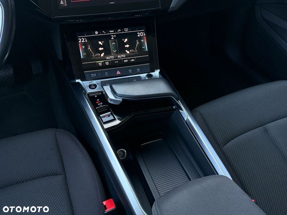 Audi e-tron - 24