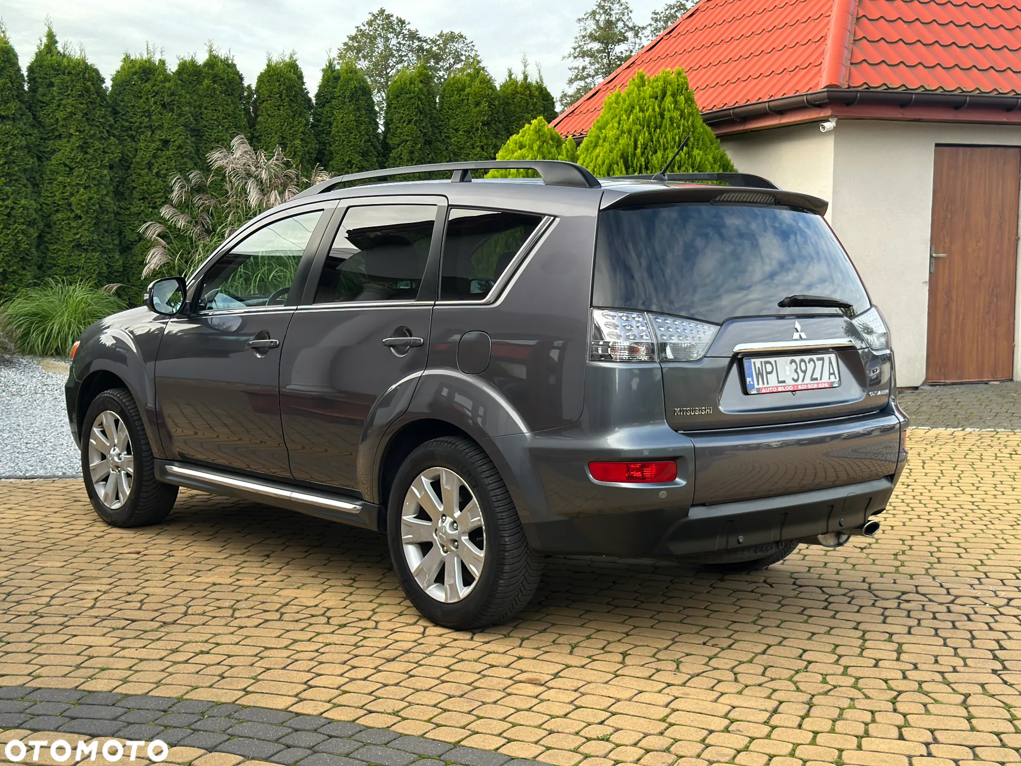 Mitsubishi Outlander - 10