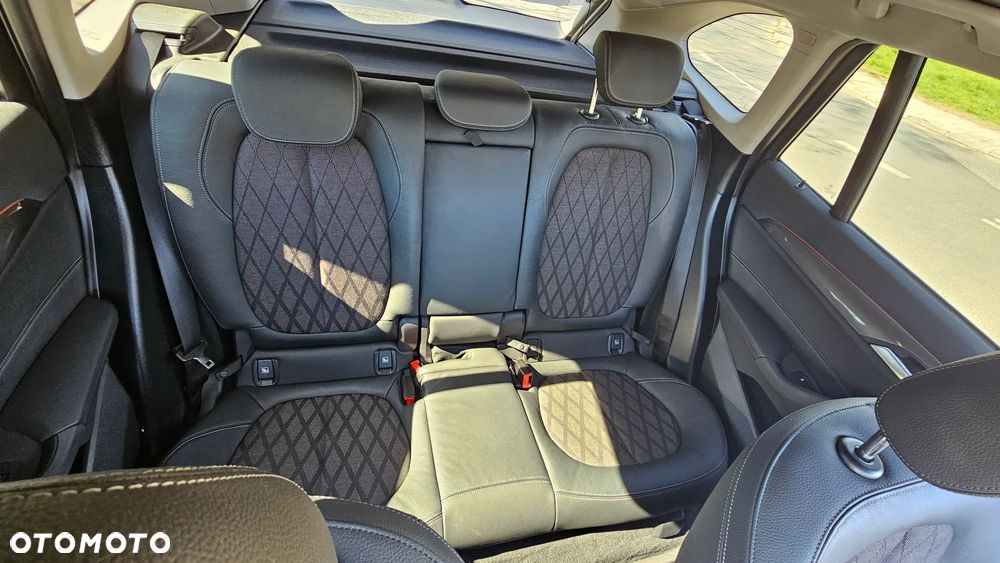 BMW X1 sDrive18d - 11