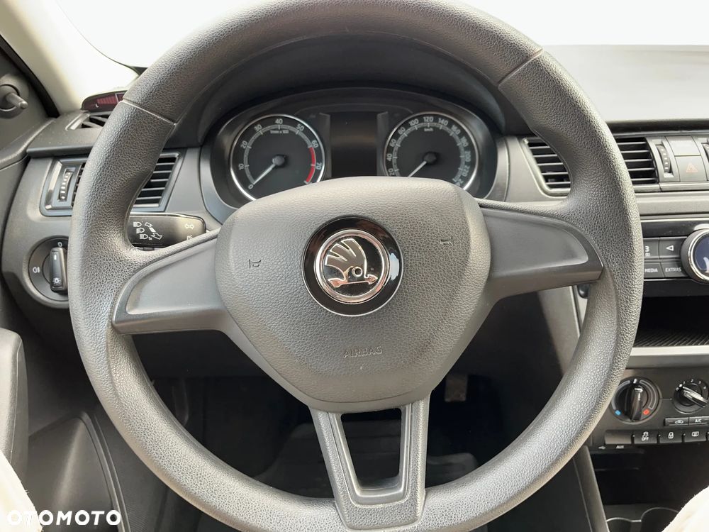 Skoda RAPID 1.0 TSI Active - 12