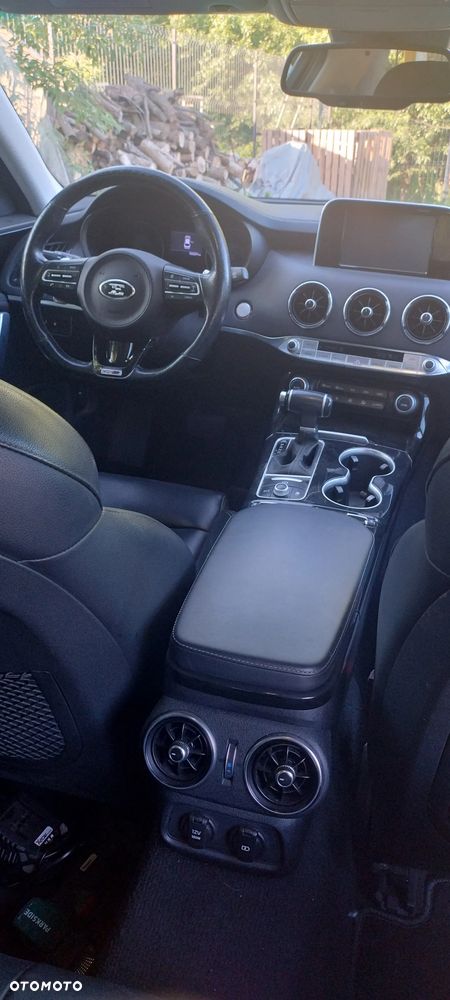 Kia Stinger 2.0 T-GDI GT Line - 4