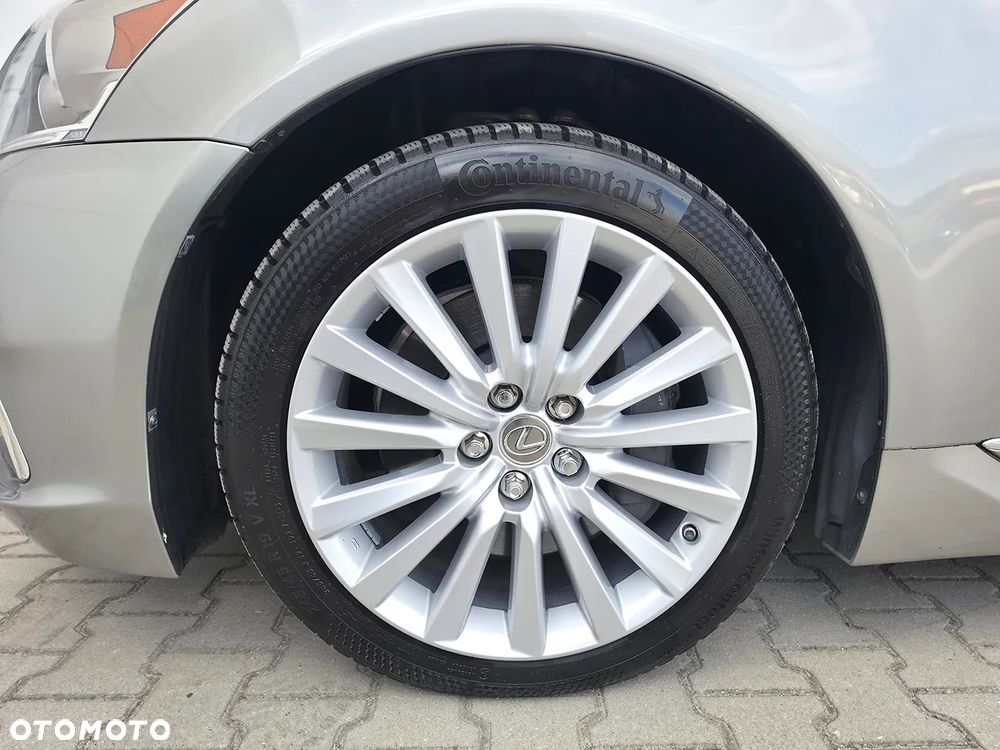 Lexus LS 460 AWD - 10