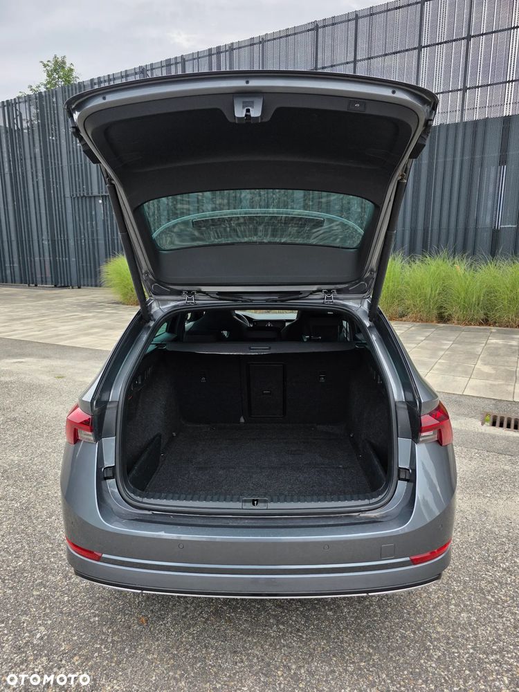 Skoda Octavia 2.0 TDI DSG Sportline - 12