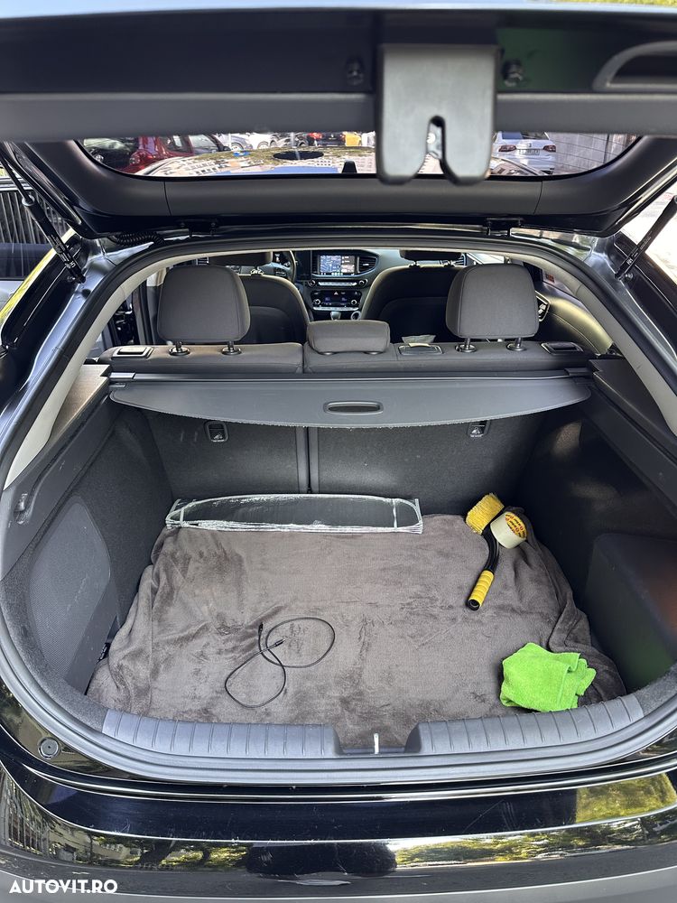 Hyundai IONIQ - 9