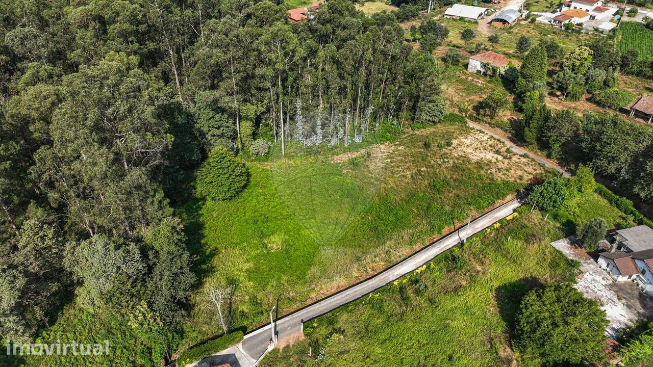 Terreno para construção com 1700m2 em Freiriz, Vila Verde! - Grande imagem: 2/21